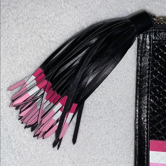 🌸Victoria’s Secret Little Black Pouch - Picture 3 of 5